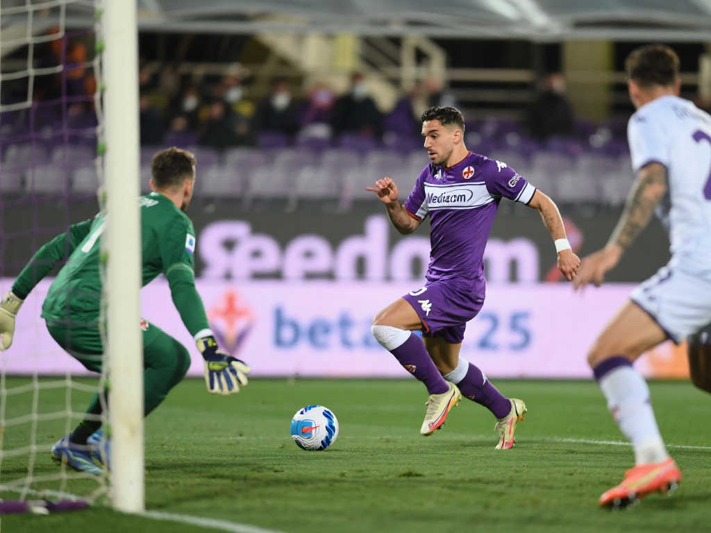 下球员郑凯 下球员郑凯